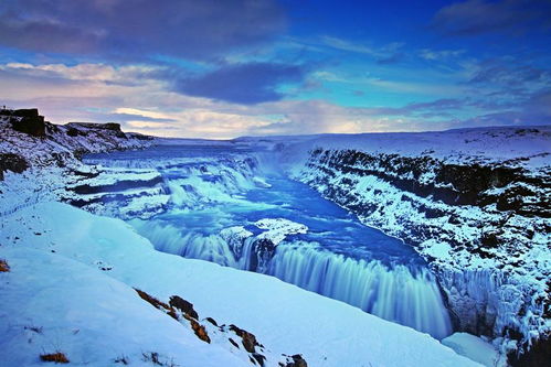 冰岛十日游：探索神秘北极光的美丽之地