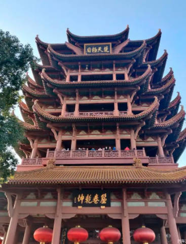 黄鹤楼位于哪里在哪里哪个省， 武汉市武昌区蛇山西山坡特1号（游玩攻略）
